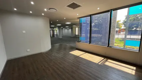 WhatsApp Image 2025-11-18 at 09.06.00 (1).